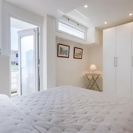 Luxurious 2-room In Palm Apartamento